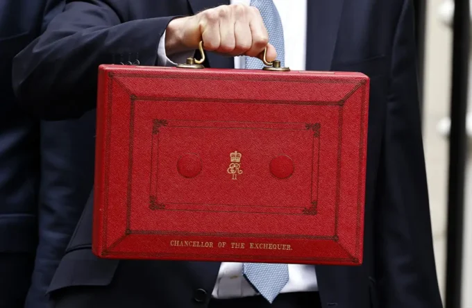 Britain’s Budget Deficit Surges Past Forecasts, Raising Fiscal Concerns