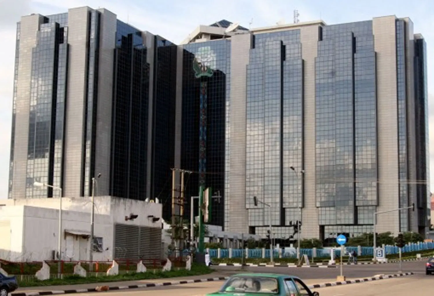Nigeria’s Central Bank Signals Policy Shift with Rate Cut and CRR Adjustment