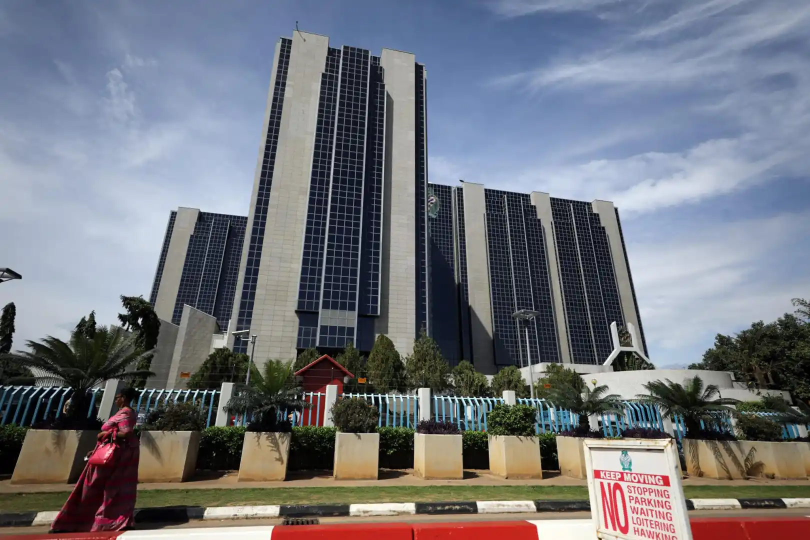 Central Bank of Nigeria  Approves Only 82 Bureau De Change Operators Under Stringent New Regulatory Framework, Warns Against Unlicensed FX Dealers