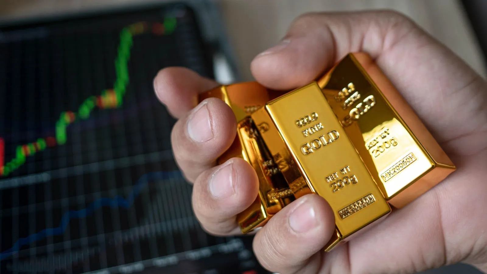 London Markets Rally as Investors Position for Bank of England Rate Cut Amid Strong Precious Metals Performance