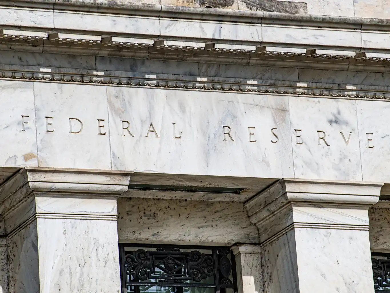 Money Market Funds Navigate Declining Rates as Federal Reserve Holds Steady